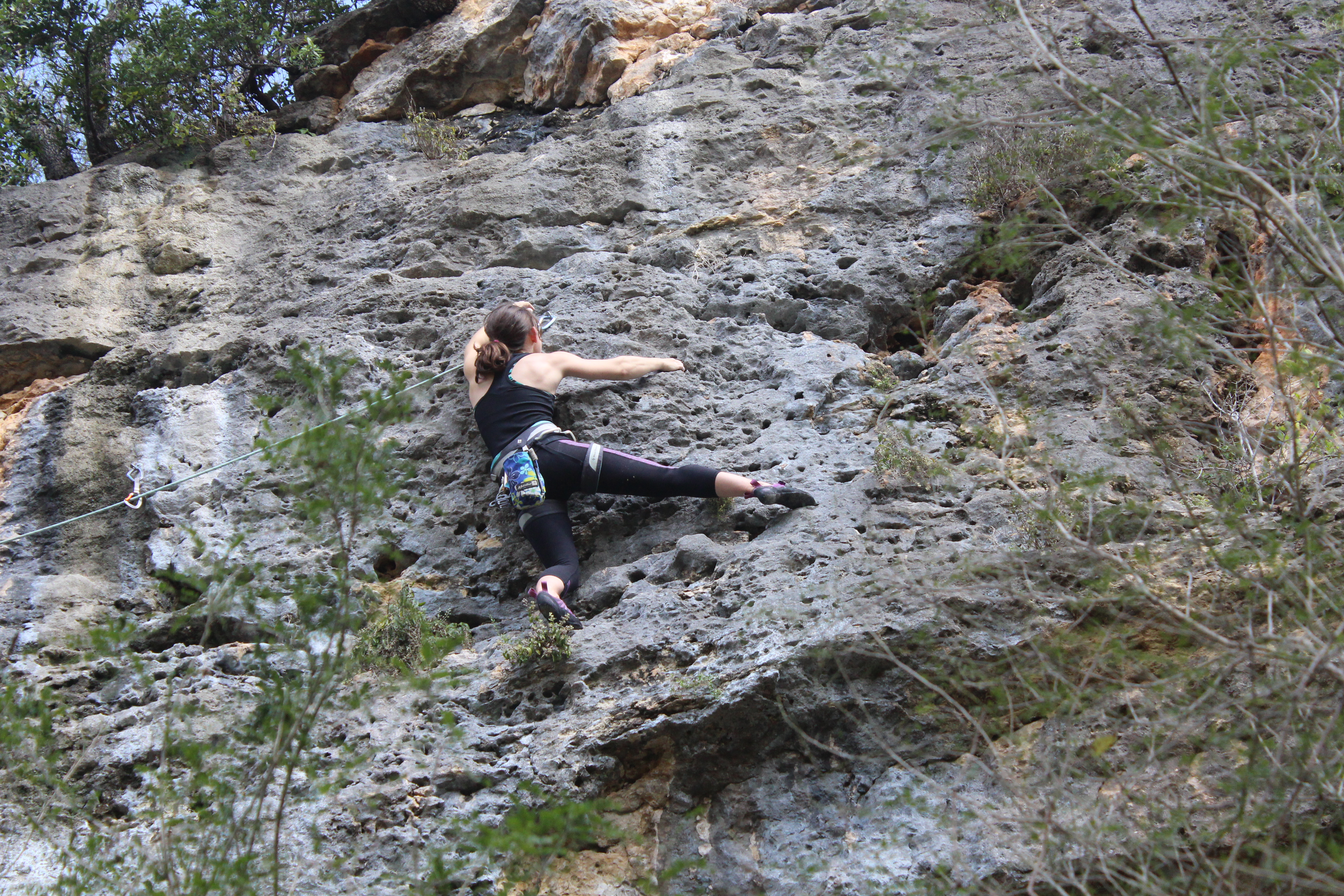 outdoor_lead_climbing